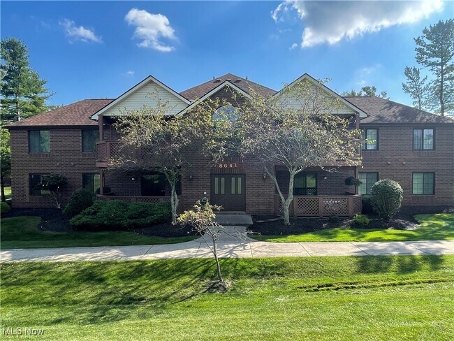 Primary Photo - 8591 Scenicview Dr