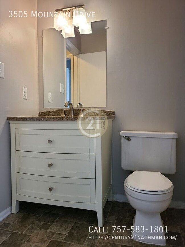 Building Photo - 3505 Mountain Dr