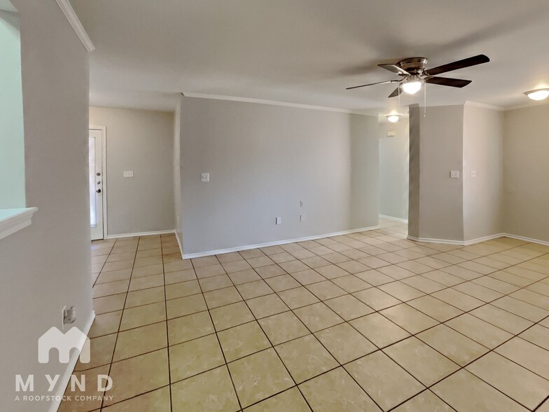 Building Photo - 514 N Brentwood Ave