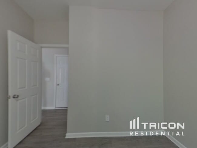 Building Photo - 3756 Wingfield Dr