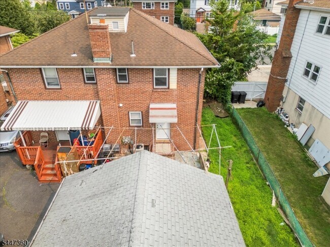 Building Photo - 1212 Burnet Ave