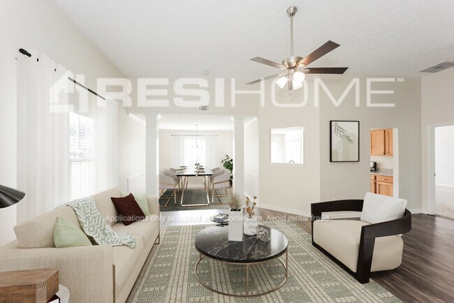 Building Photo - 7558 Woodbine Pl