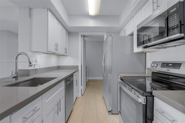 Building Photo - 5780 Rock Island Rd