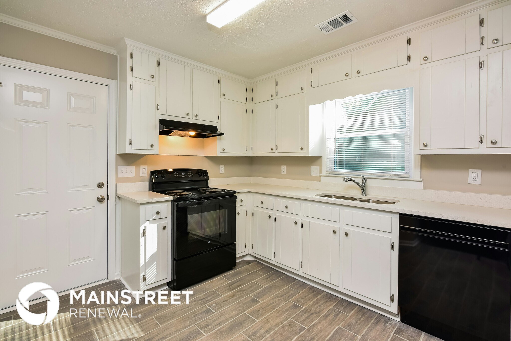 Building Photo - 1642 Sugarmaple Dr SW