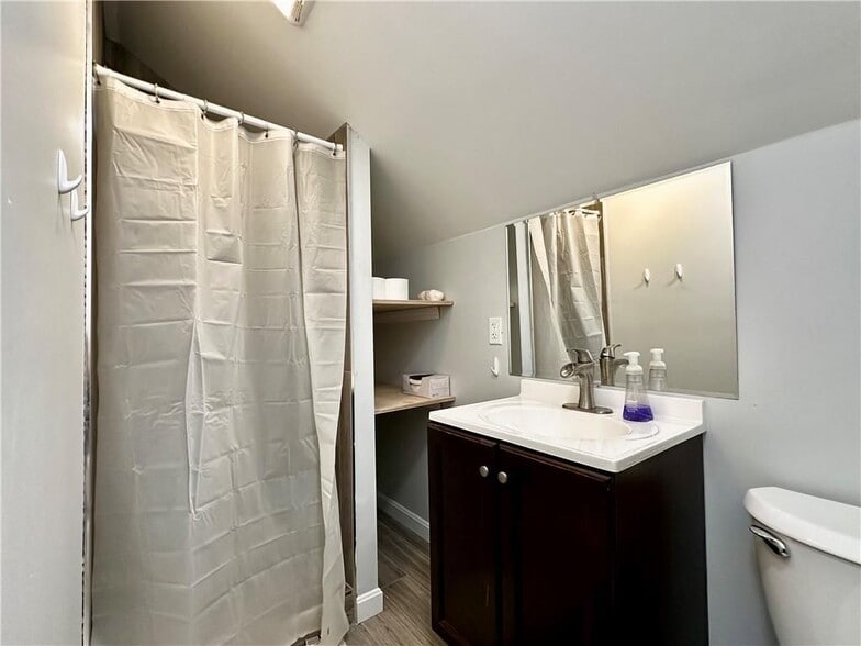 Building Photo - 29 Ann St