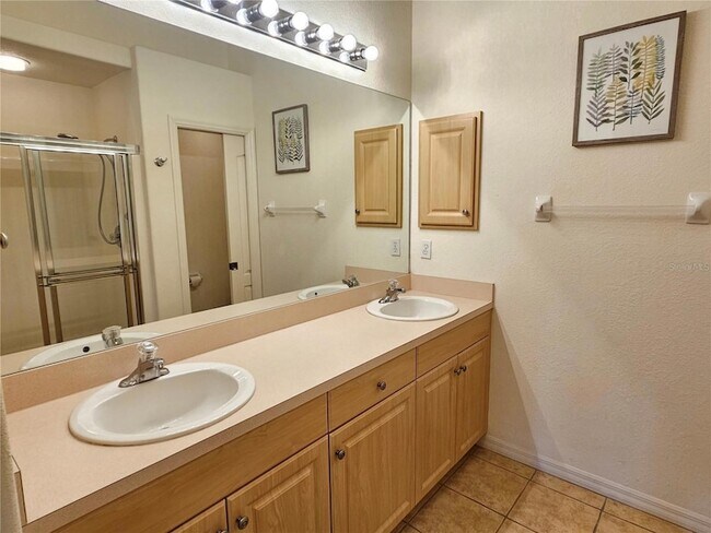 Building Photo - 904 Casa Del Lago Way