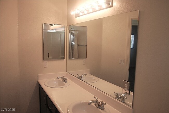 Building Photo - 10031 Cranbrook Falls Ct