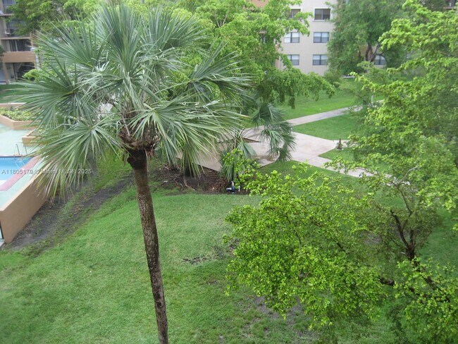 Building Photo - 8006 SW 149th Ave