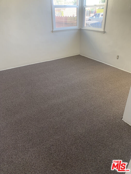 Building Photo - 107 W 84th Pl