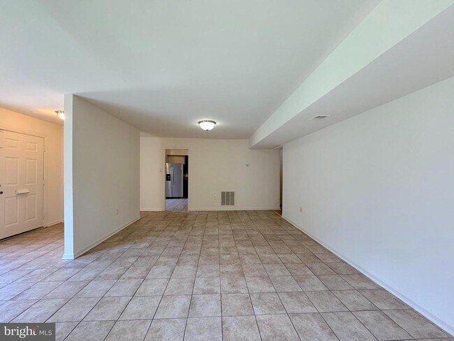Building Photo - 4675 Logsdon Dr