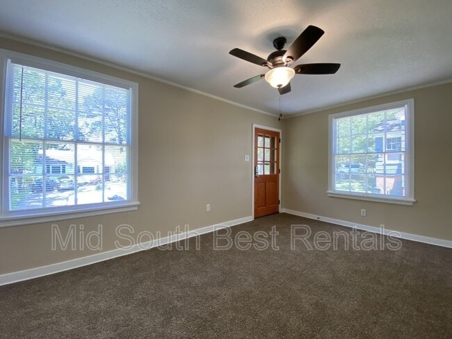 Building Photo - 2109 S Taylor St