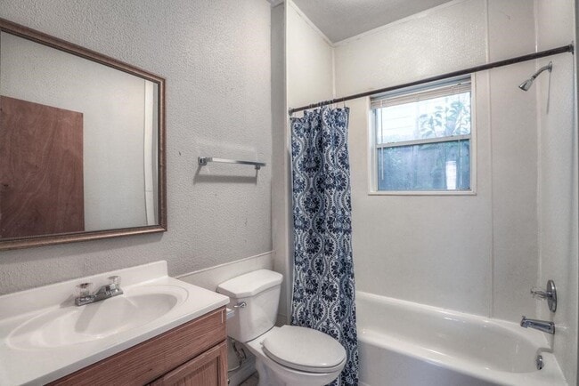 Building Photo - 1436 Dorothy St