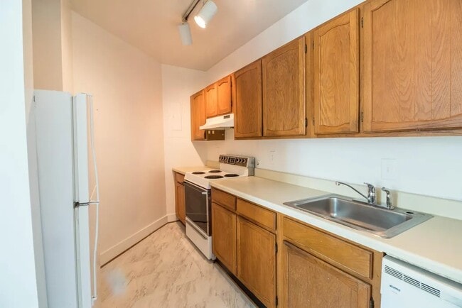 Building Photo - 1810 Ingleside Terrace NW