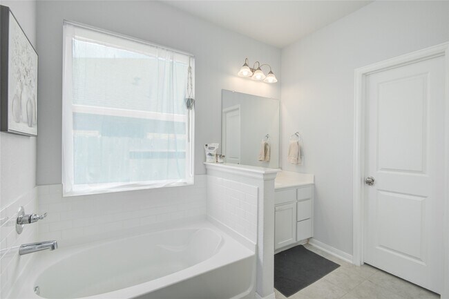 Building Photo - 8603 Herring Ln