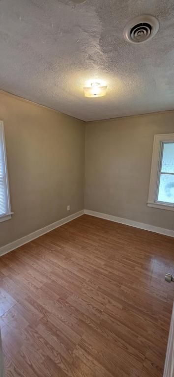 Building Photo - 58 Waldo St