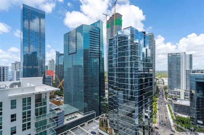 Building Photo - 1200 Brickell Bay Dr