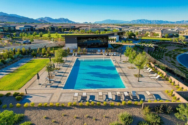 Building Photo - Mesa Ridge Luxury Oasis Feathertop