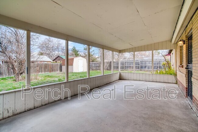 Building Photo - 1054 N Revere St