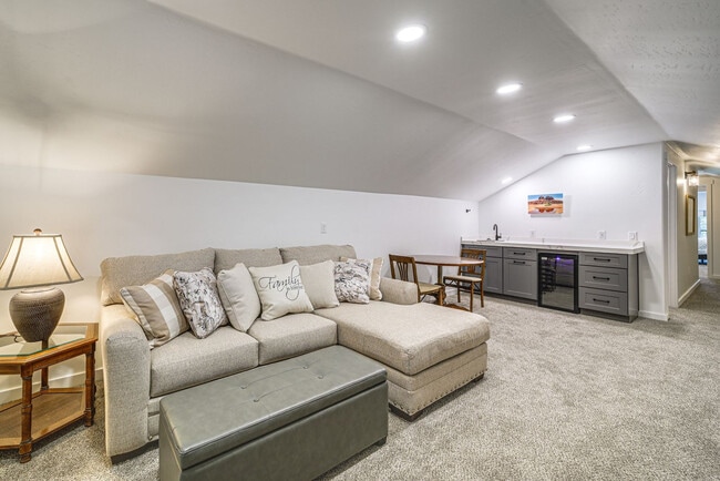 Building Photo - 3561 W Kiltie Loop