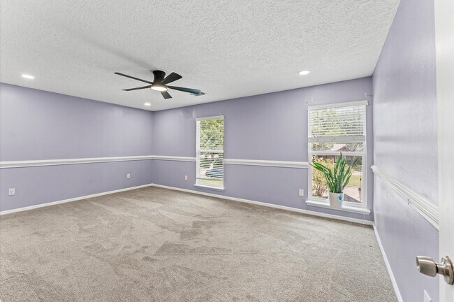 Building Photo - 9611 Hearthwood Dr