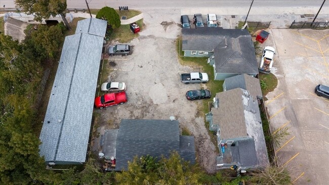 Building Photo - 13928 Bandera St