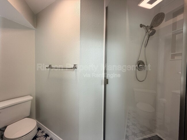 Building Photo - 1231 Tivoli Ln