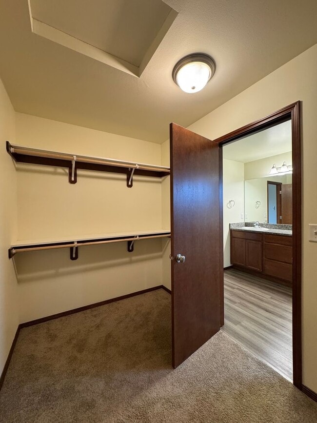 Building Photo - Spacious 5-Bedroom Home with Fenced Yard & Oversized Garage