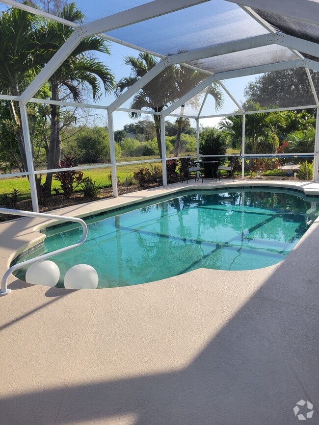 Building Photo - 8884 Fawn Ridge Dr
