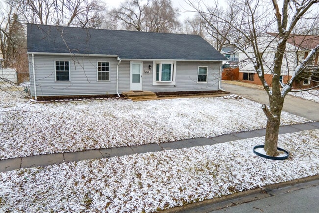 Primary Photo - 2925 224th St