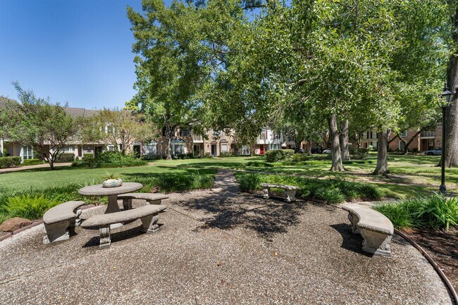 Building Photo - 13228 Trail Hollow Dr