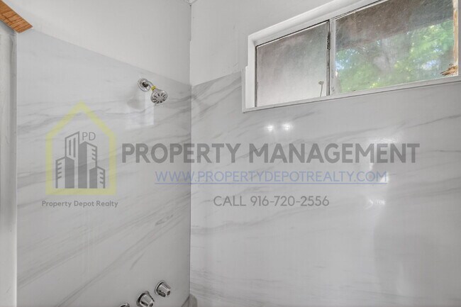 Building Photo - 302 Chennault Ct