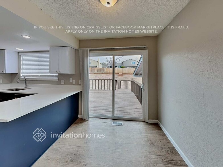 Building Photo - 8474 Tanglewood St