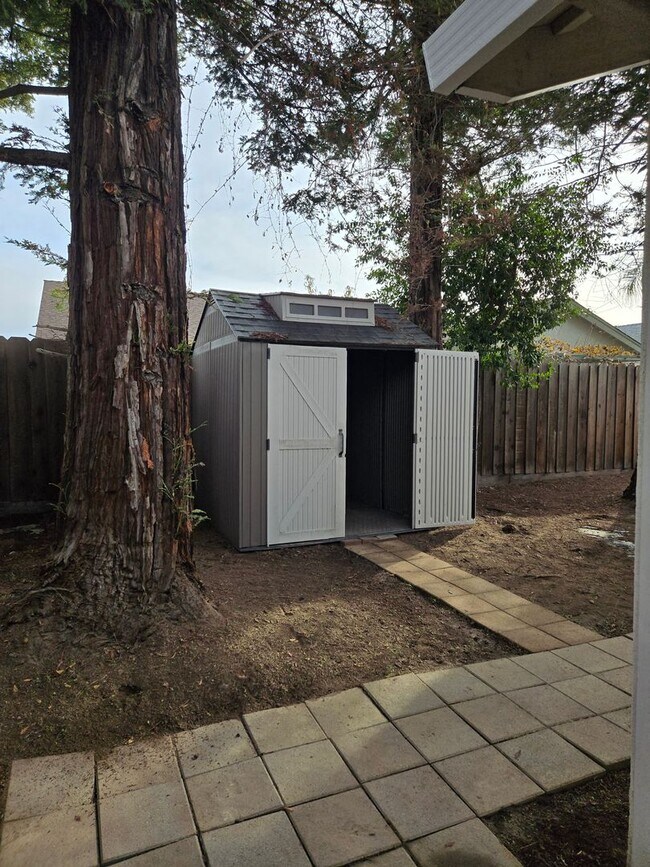 Building Photo - 3884 Paula Ct