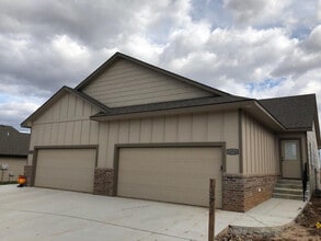 Building Photo - 13720 W 13th Ct N