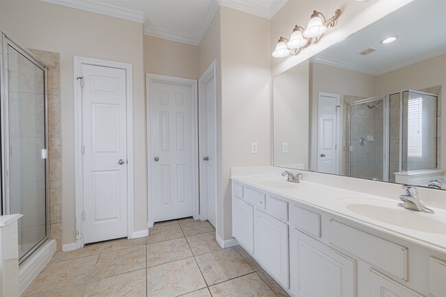 Building Photo - 24207 Yelverton Glen Dr