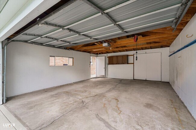 Building Photo - 1032 Whitfield Rd