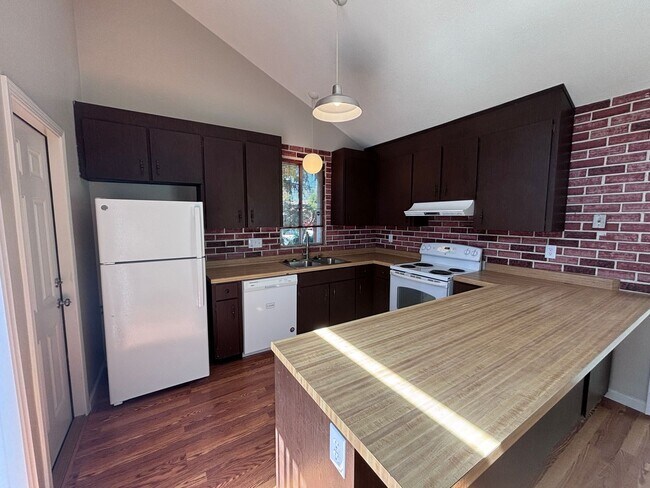 Building Photo - 5328 Cedar Grove Cir
