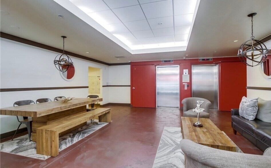 Building Photo - 1435 India St