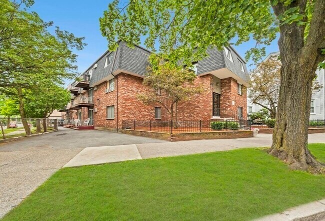 Building Photo - 55 Broad St