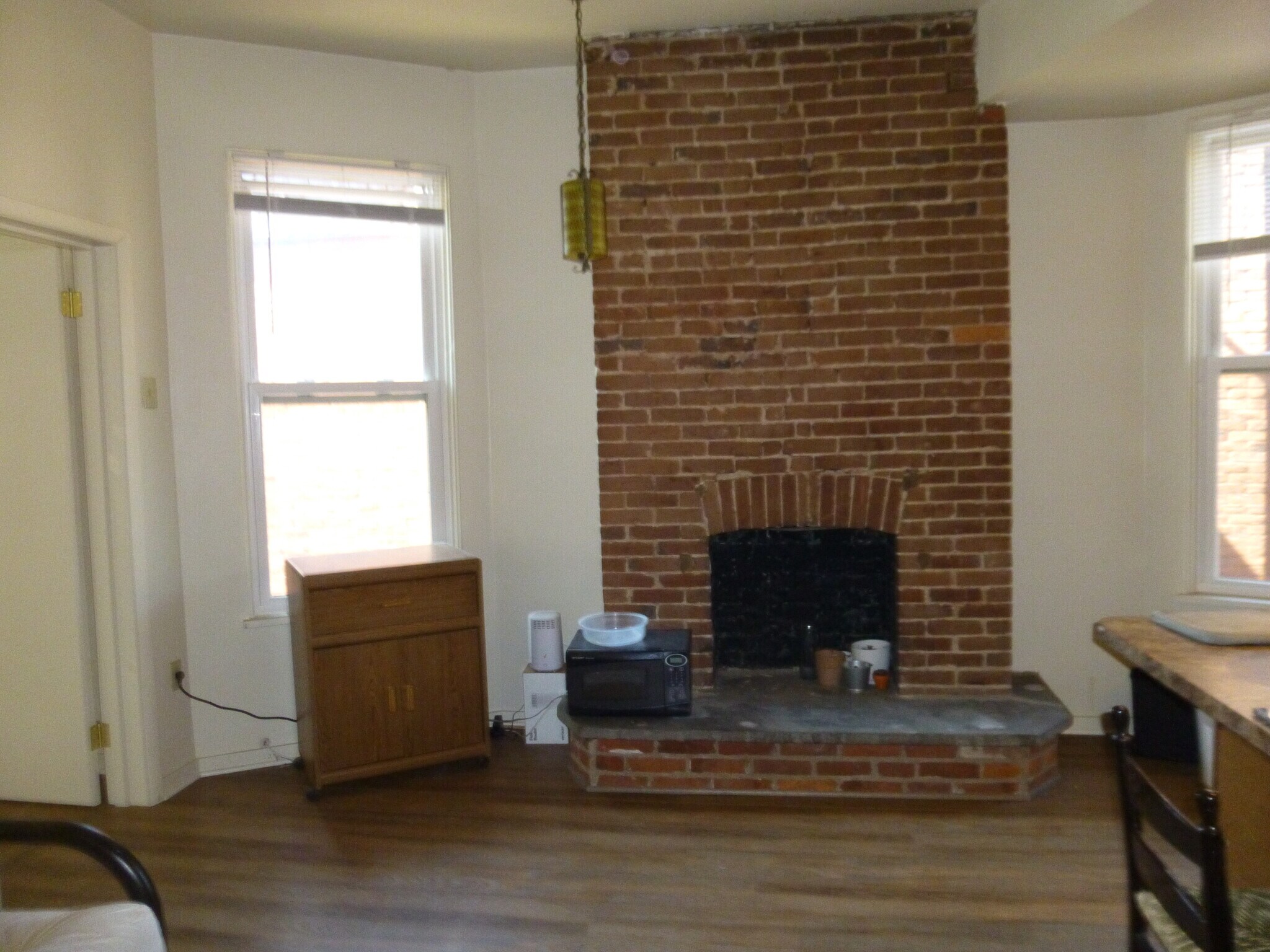 Building Photo - 340 Amber St