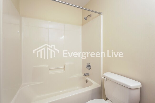 Building Photo - 1648 Thompson Dr