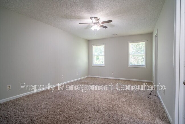 Building Photo - 107 Ann Bradley Dr