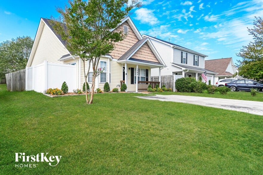 Building Photo - 1904 Duke Adam St