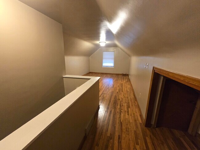 Building Photo - 6109 Farmbrook St