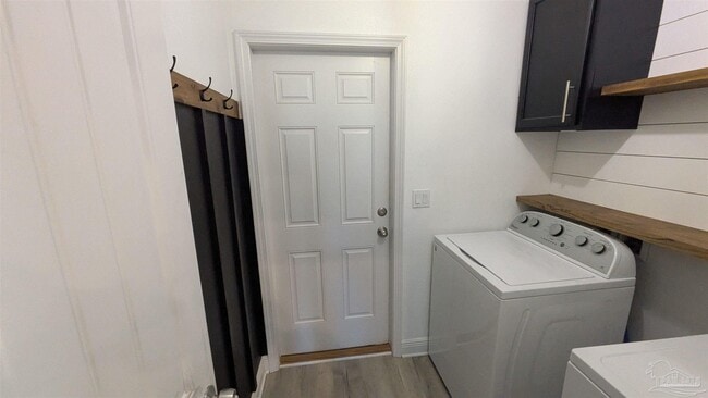 Building Photo - 4417 Fiske St