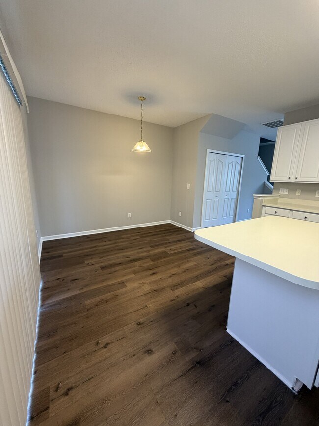Building Photo - 113 Cirrus Ct