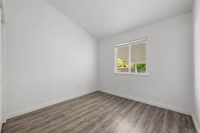 Building Photo - 1807 Verbena Way