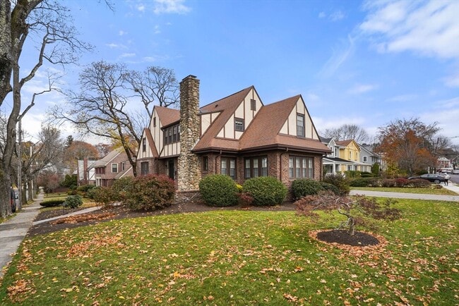 Building Photo - 28 Exmoor Rd