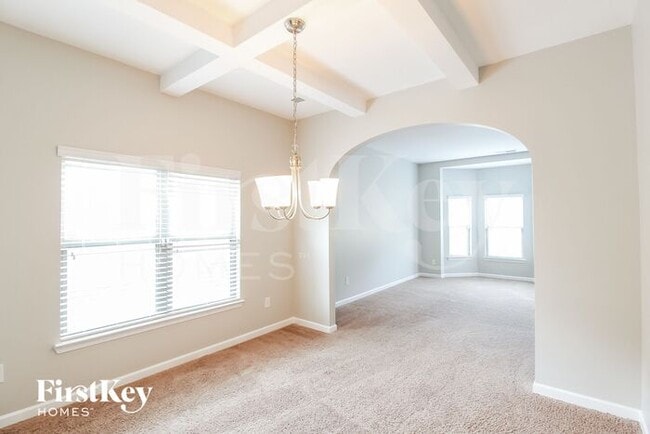 Building Photo - 8121 White Oak Loop