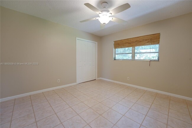 Building Photo - 2401 SW 58th Manor